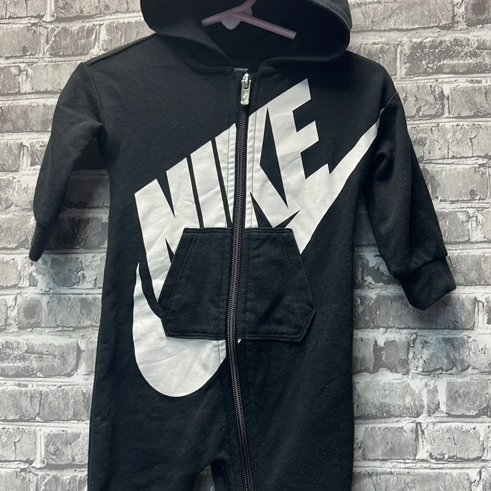 Nike‎ romper